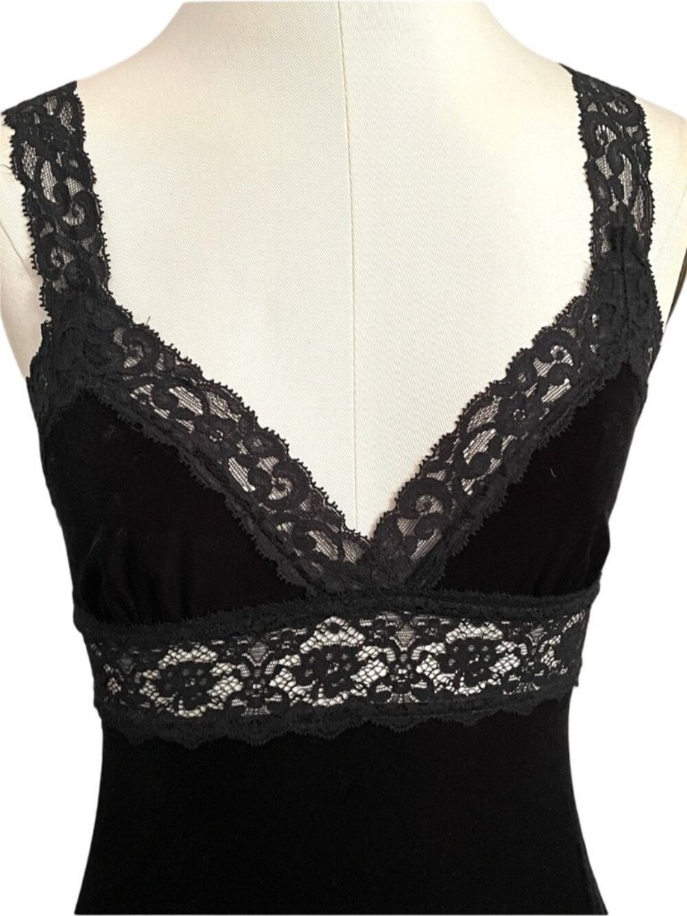 Vintage Betsey Johnson Black Velvet Lace Trim Slip Midi Dress - Small ๐บ๐ธ - Picture 3 of 10